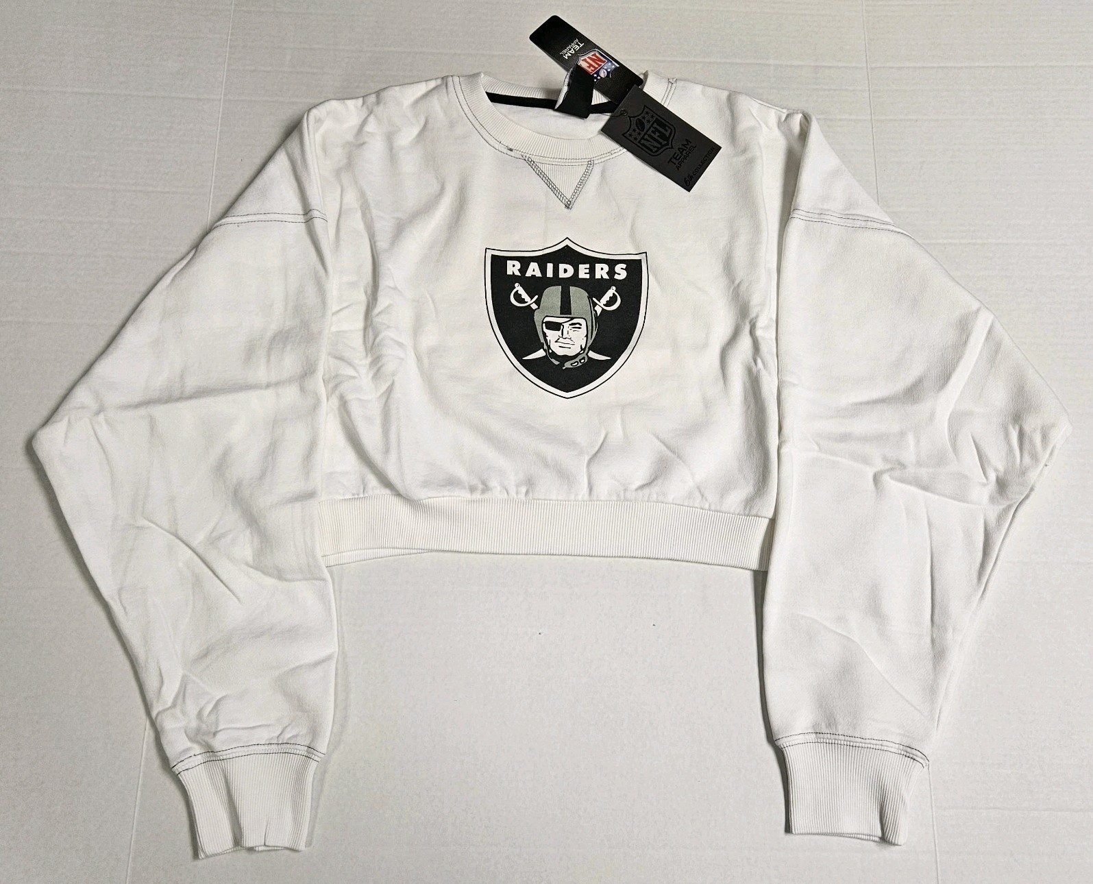 NFL Apparel Las Vegas Raiders Logo White Cropped Sweatshirt / Women’s Medium