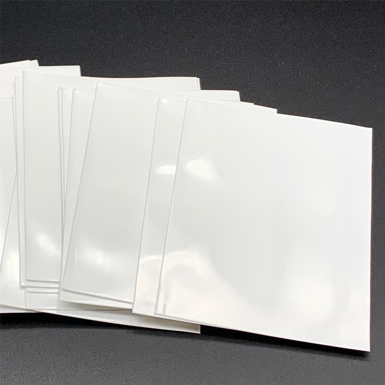 Lenayuyu 100pcs White Deck Protector Standard MTG Card Sleeves 66x91mm Glossy