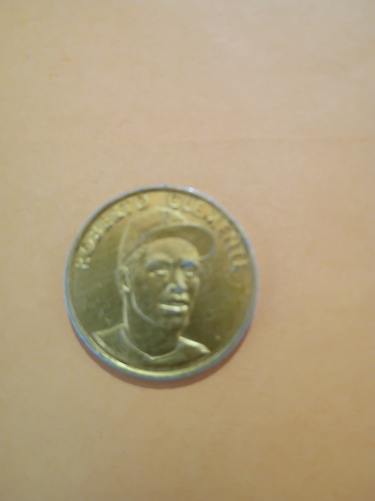 1972 Esso Oil Latin Coins Roberto Clemente Pittsburgh Pirates HOF