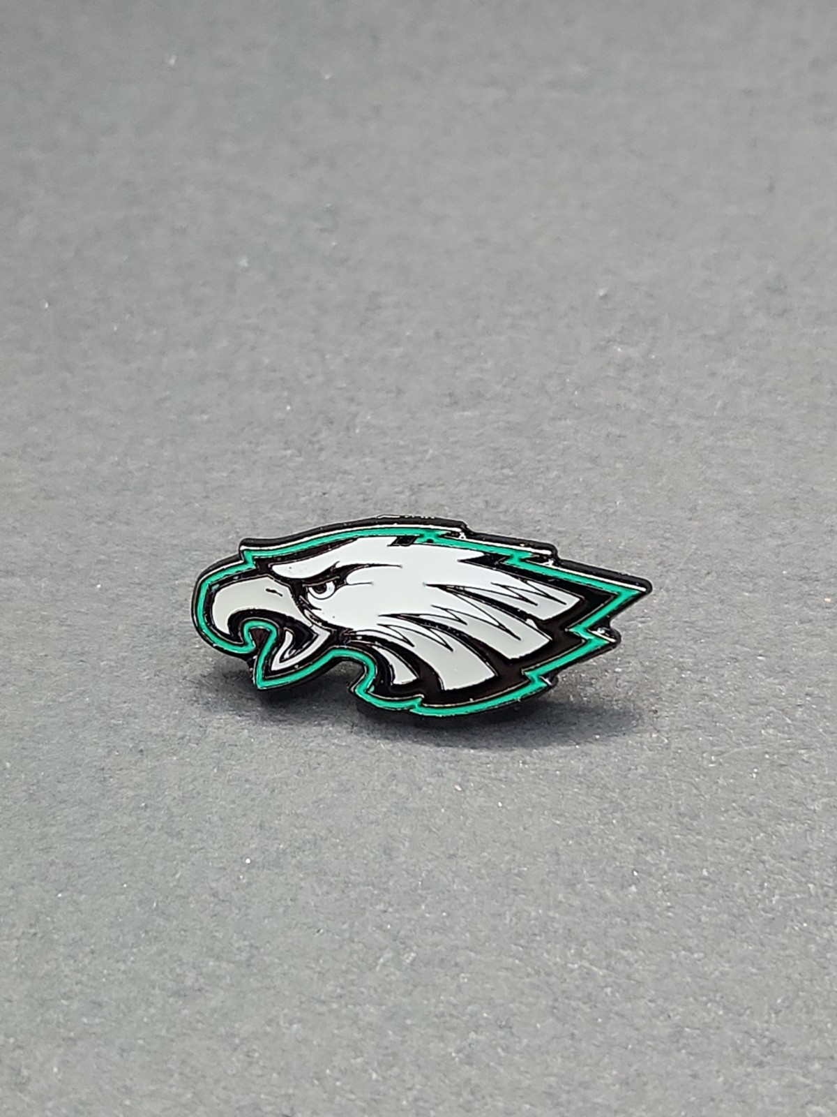 NFL Football Team Philadelphia Eagles Enamel Lapel Pin, FREE SHIPPING!
