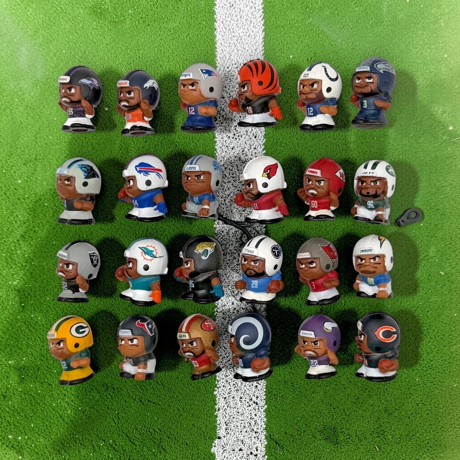 NFL TeenyMates Series 6 YOU PICK Favorite Player Minifigure NFL Collectible
