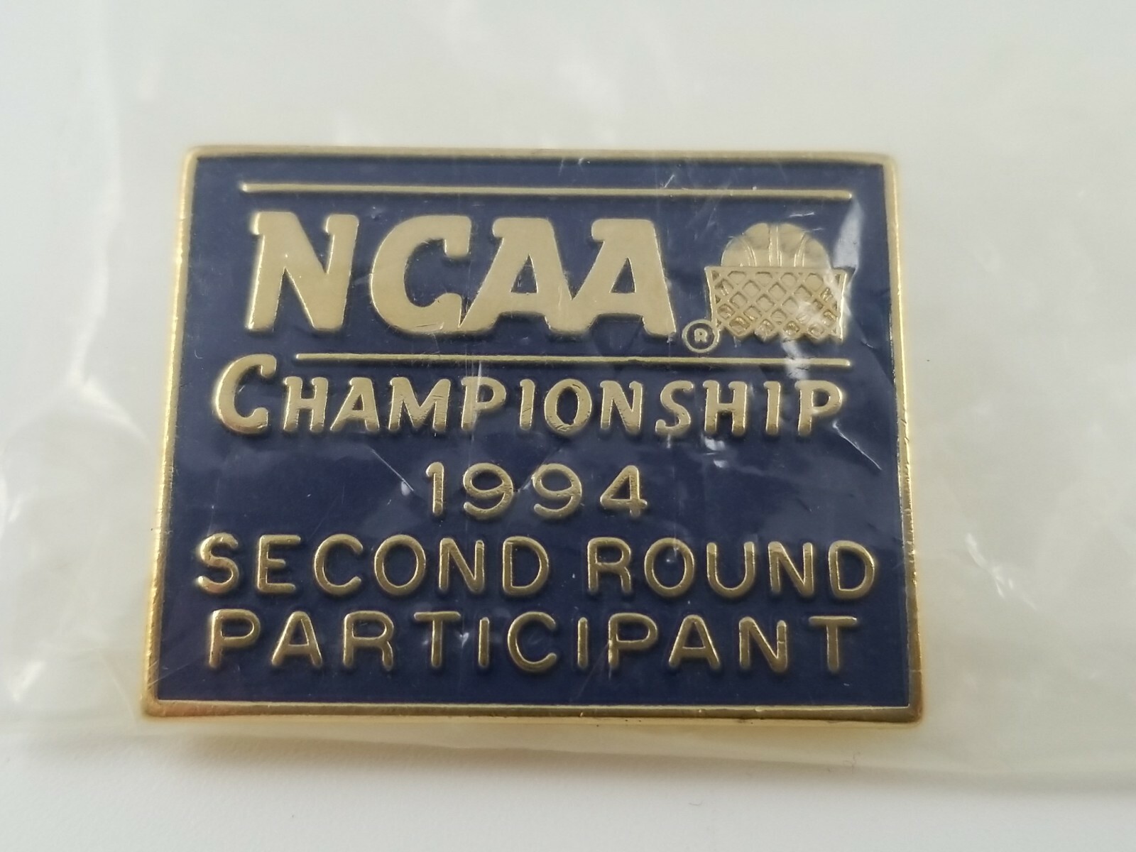 RARE 1994 NCAA Basketball Championship Second Round Participant Lapel Pin Player