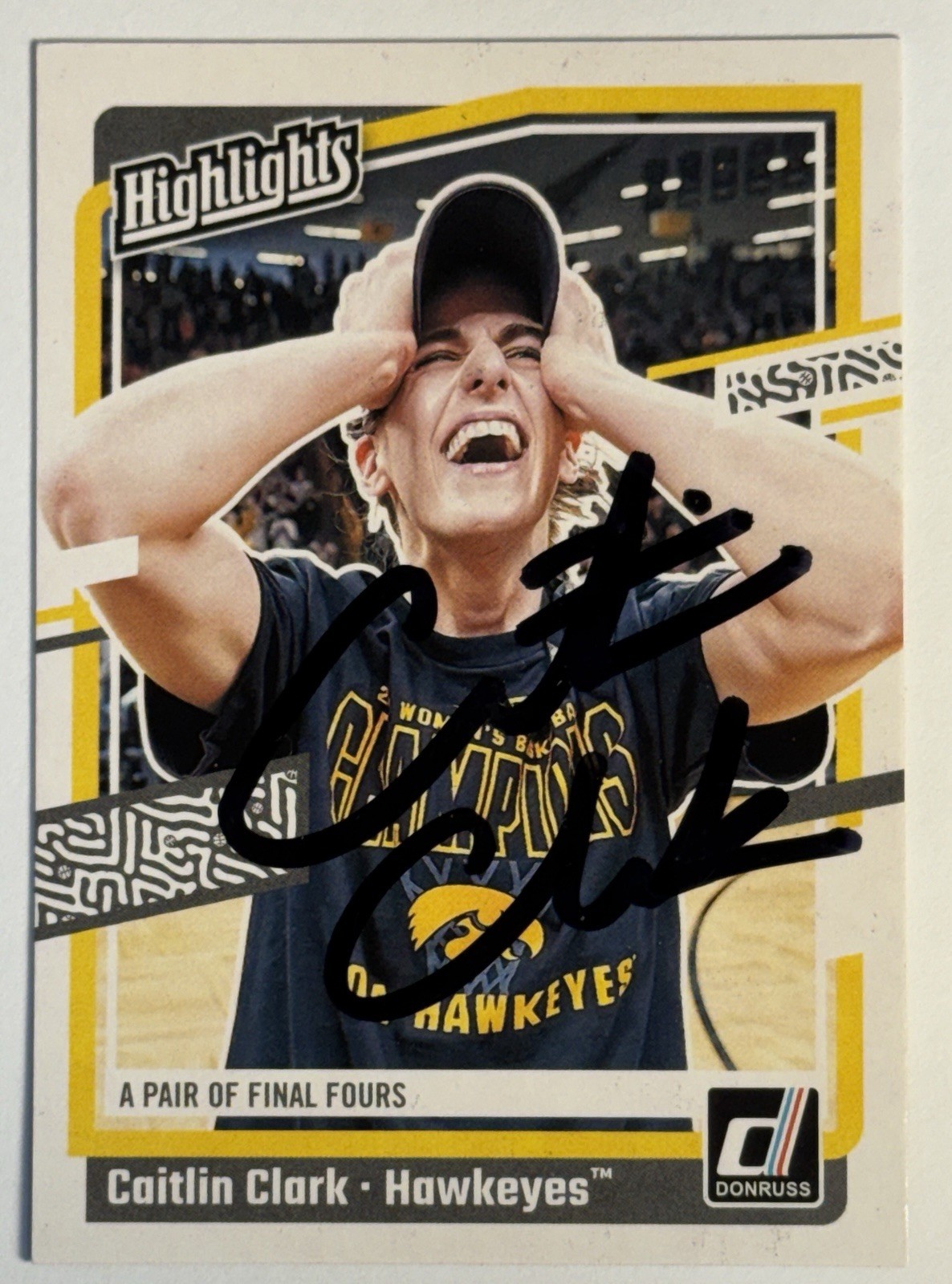 Caitlin Clark – Iowa Hawkeyes – Autographed Card – Donruss – Panini Collection
