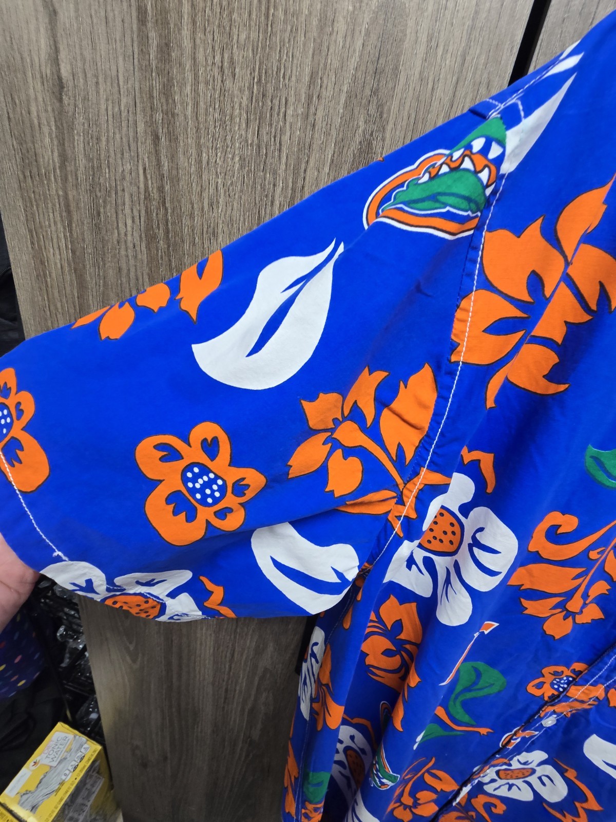 OFFICAL NEW W/TAGS FLORIDA GATORS HAWAIIAN ALOHA STYLE FULL BUTTON WES & WILLY