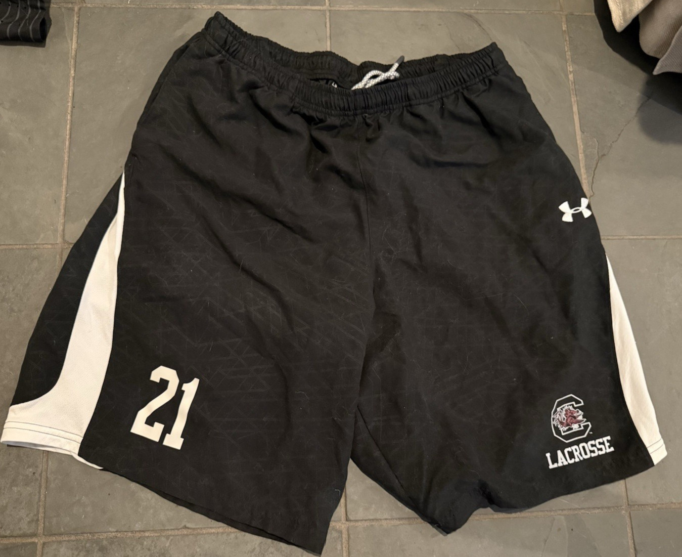 SOUTH CAROLINA GAMECOCKS LACROSSE #21 UNDER ARMOUR SHORTS W POCKETS LG