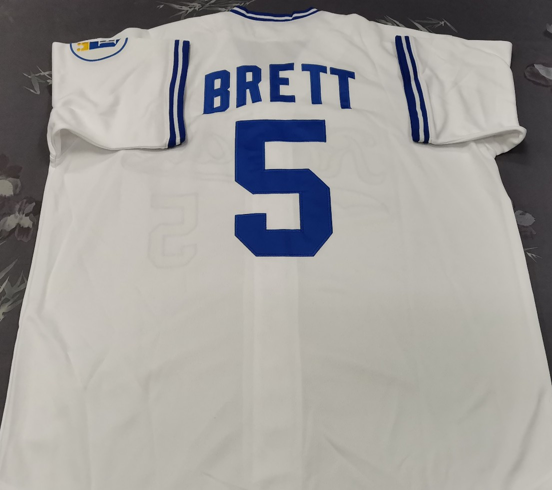 VINTAGE George Brett #5 Royals Throwback White Sewn Stitched Jersey.