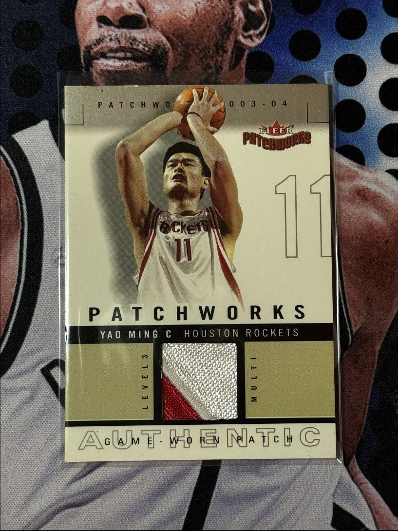 2003-04 Fleer Patchworks Game Worn Patch Multi Color Yao MIng 026/050 Houston