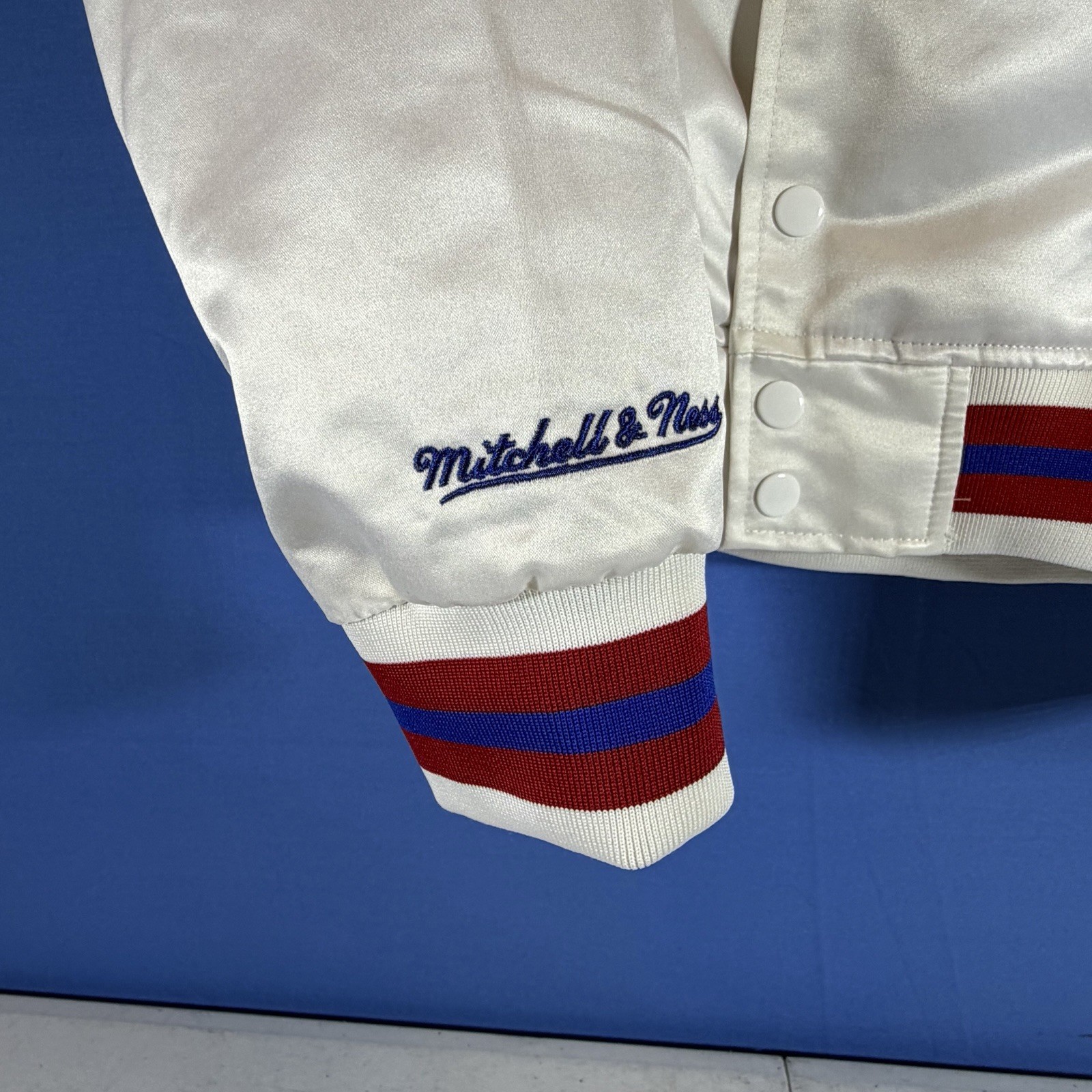 Sacramento Kings Mitchell & Ness Throwback Jacket- Men’s Medium. Very Nice!