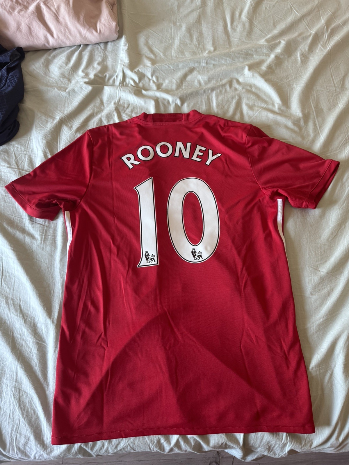 Brand New without tag from CFS Manchester United 2015/16 Home Shirt SzM Rooney