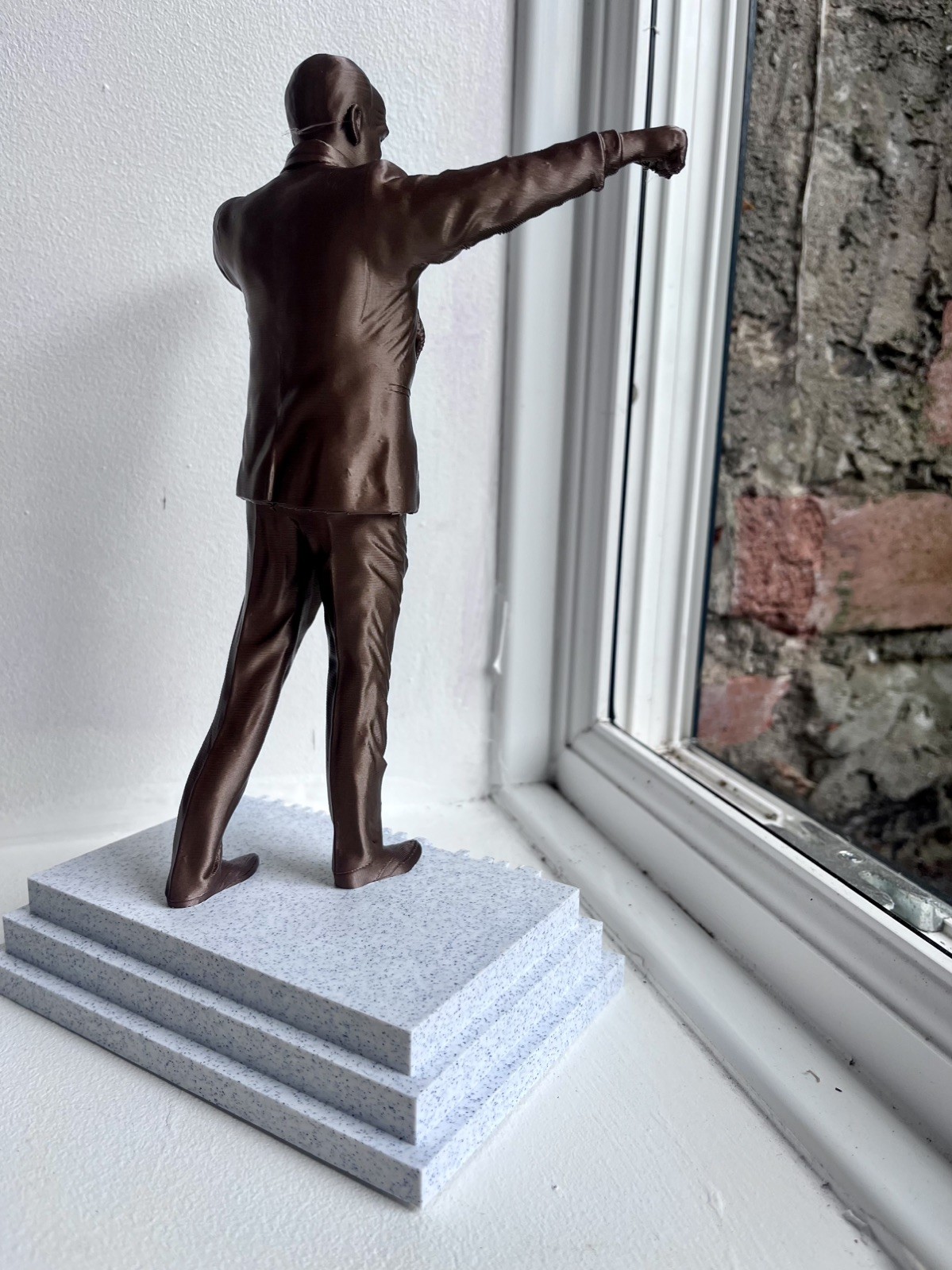Bill Shankly – Liverpool Manager bronze effect 24cm statue