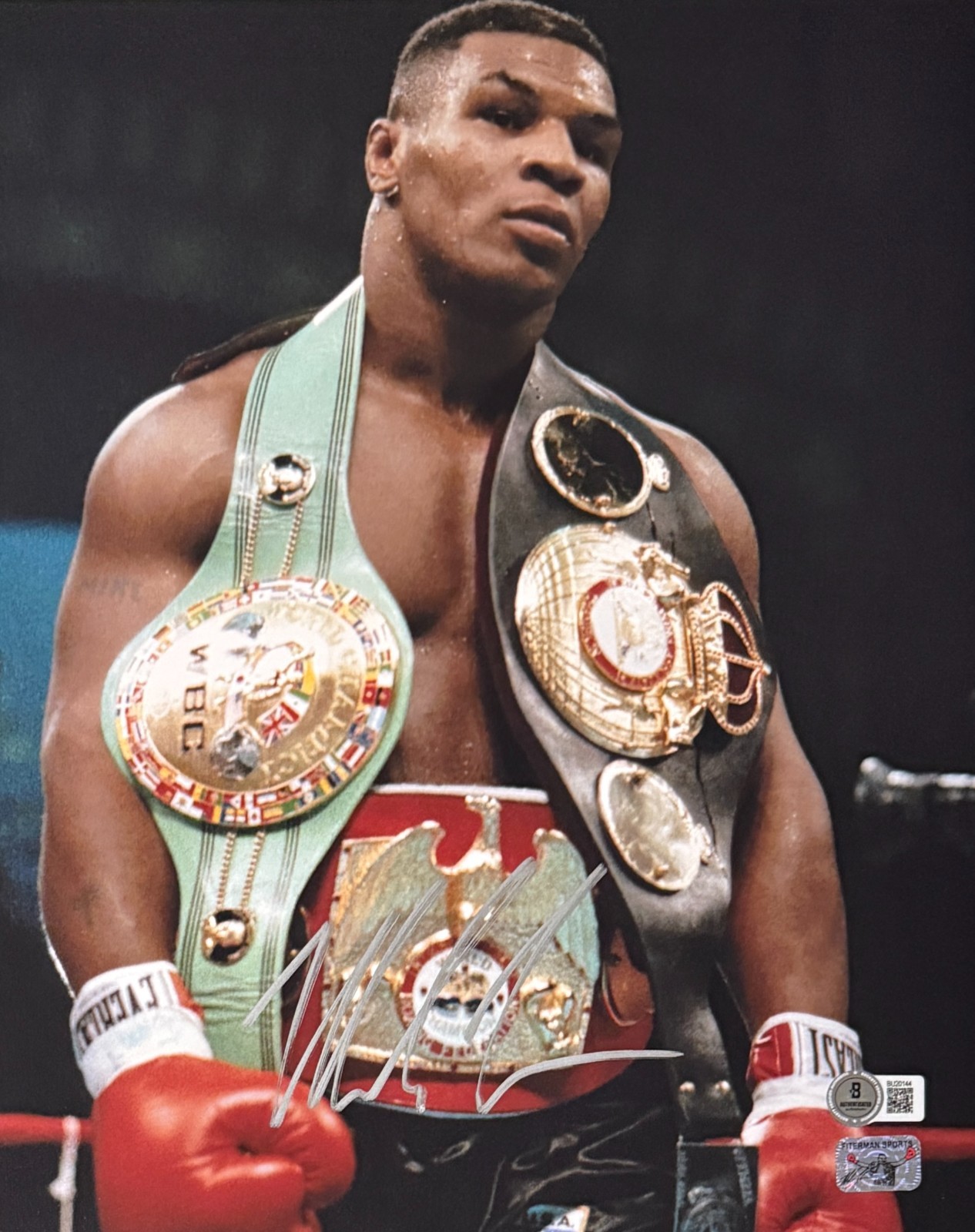 Mike Tyson Signed 11×14 Photo Boxing BAS Beckett Authenticated and Tyson Holo
